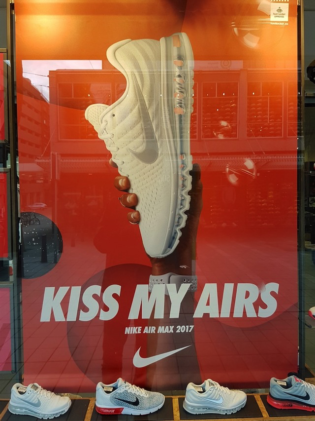 3554: KISS MY AIRS